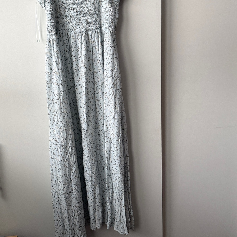 Natural Life smocked Megan dress in sky blue floral L - Picture 3 of 5